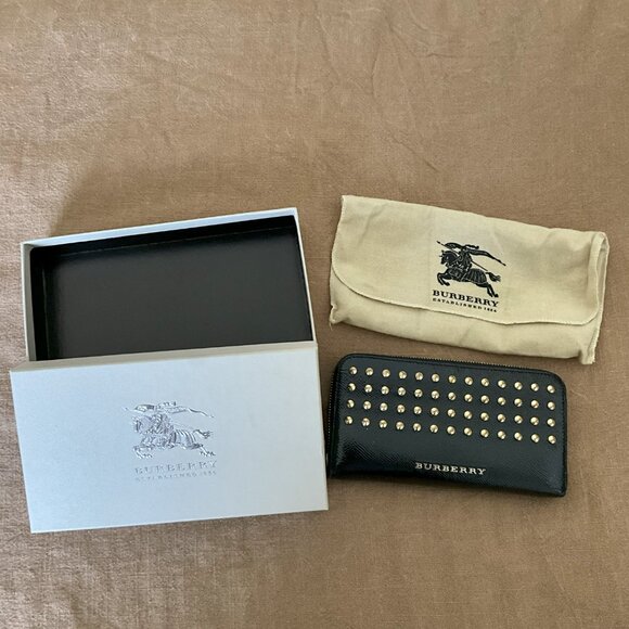 Burberry Studded Leather Wallet - Picture 5 of 5